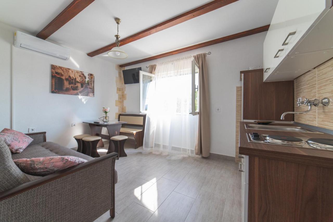 Holiday Home Sego With Private Pool Veliki Brocanac Exteriör bild