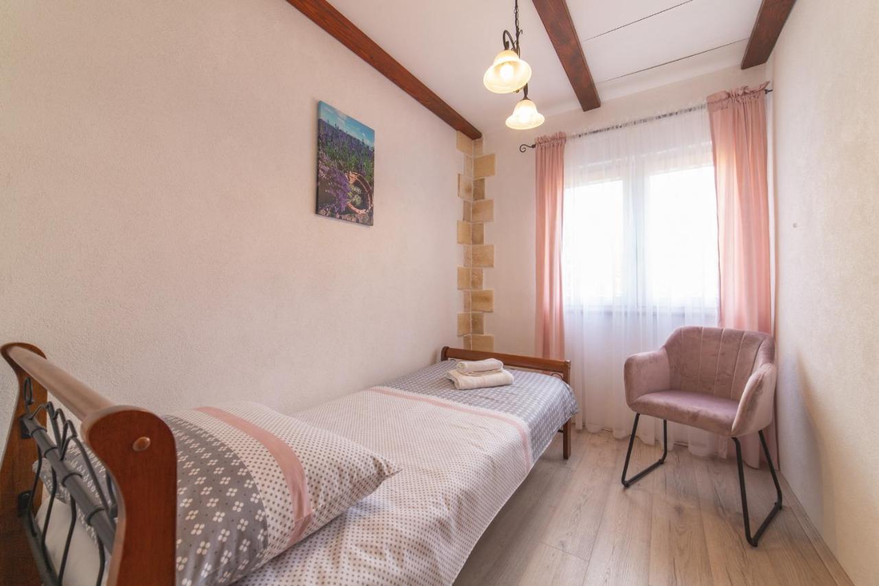 Holiday Home Sego With Private Pool Veliki Brocanac Exteriör bild