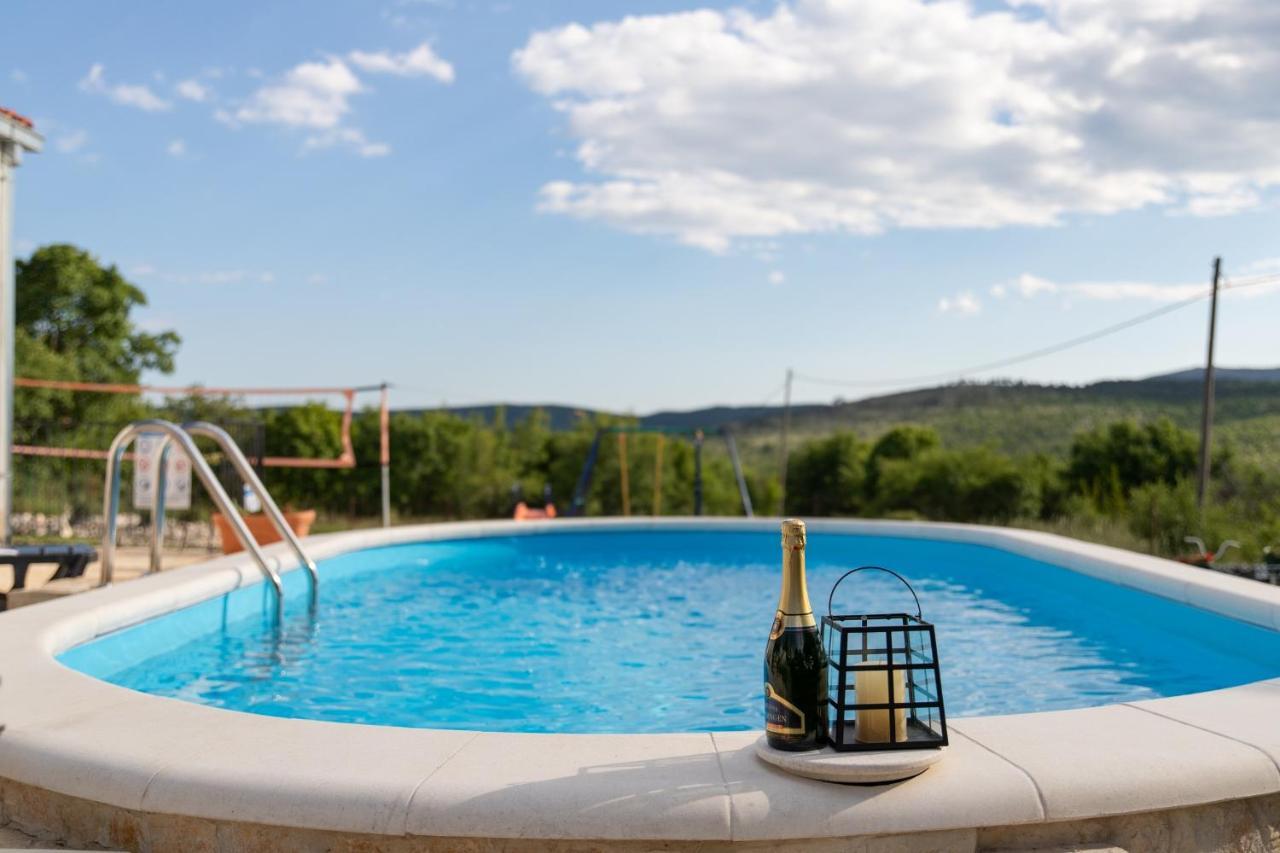 Holiday Home Sego With Private Pool Veliki Brocanac Exteriör bild