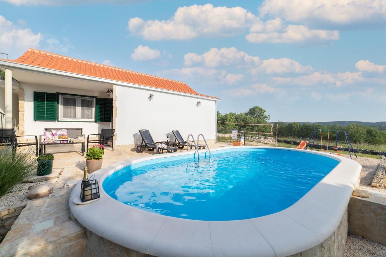 Holiday Home Sego With Private Pool Veliki Brocanac Exteriör bild