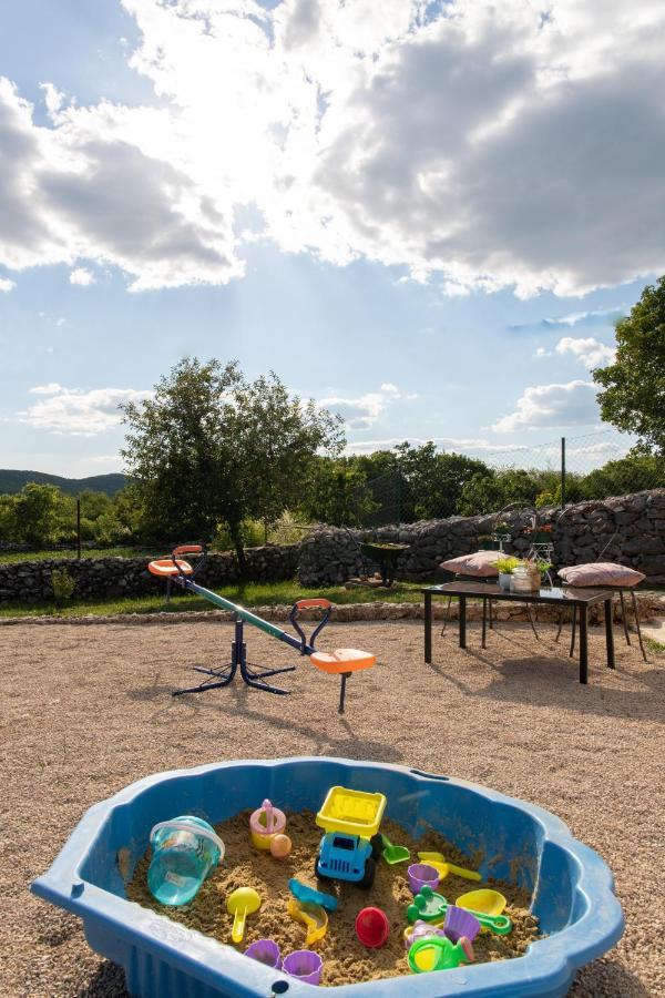 Holiday Home Sego With Private Pool Veliki Brocanac Exteriör bild